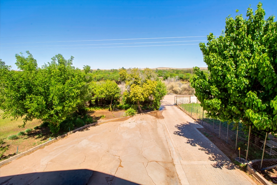 4 Bedroom Property for Sale in Upington Rural Northern Cape
